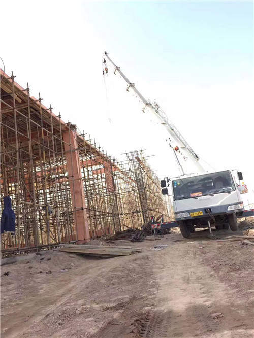 五通桥区吊车作业的安全注意事项有哪些？