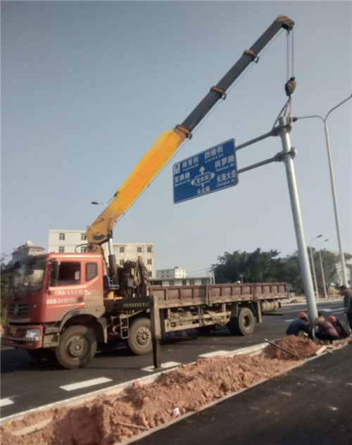 五通桥区设备吊装租赁吊车要用多大吊车
